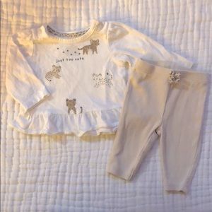 Carters neutral newborn matching set